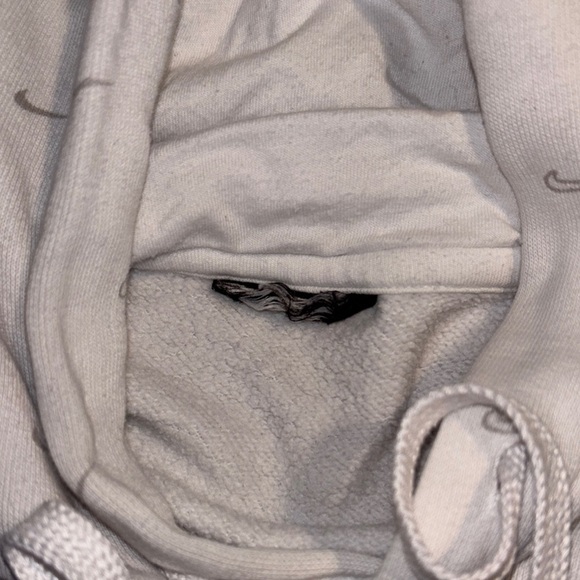 Nike hoodie - Picture 8 of 10